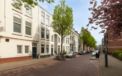 Appartement te koop: Van de Veldestraat 10, 'S-Gravenhage