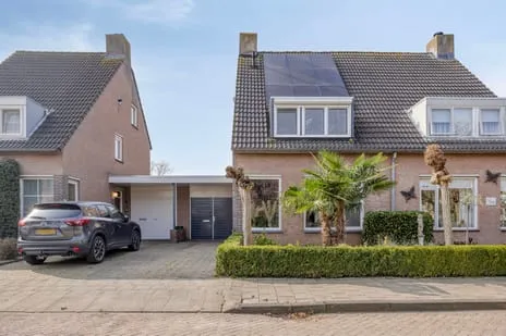 Tussenwoning te koop: Van Deelenstraat 122, Oudheusden Oudheusden