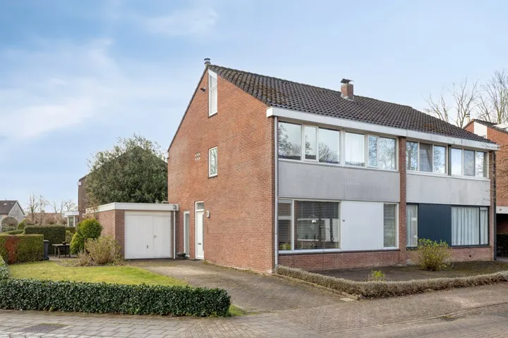 Hoekwoning te koop: Van Deinsestraat 34, Lettersveld I Borne