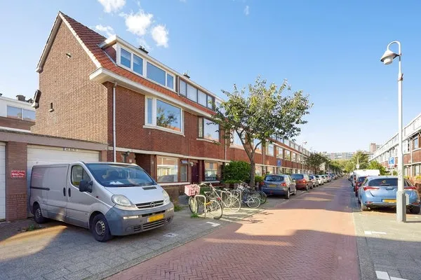 Appartement te koop: Van den Berghstraat 77, 'S-Gravenhage