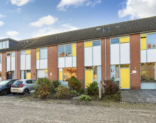 Tussenwoning te koop: Van den Helmstraat 6, Rustenburg-Noord Amersfoort