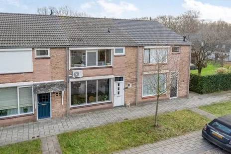 Tussenwoning te koop: van den Hummelstraat 4, Oud-Loon Loon Op Zand