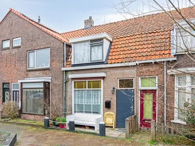 Koopwoning: Van Der Duyn Van Maasdamstraat 19 in Den Helder - €220.000 - 93m²