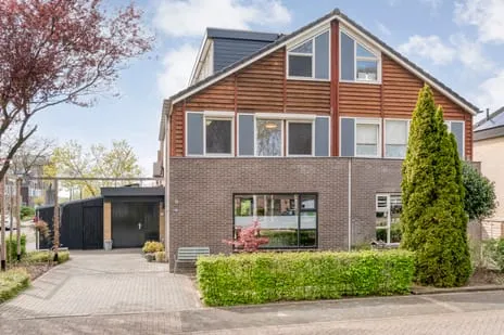 Hoekwoning te koop: Van der Graaffmarke 12, Oldenelerbroek Zwolle