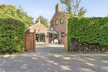 Vrijstaande woning te koop: Van der Helstlaan 5, Hercules Segherslaan e.o. Vlissingen