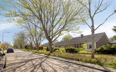 Twee-onder-één-kap te koop: van der Ploegstraat 93, Heemskerk