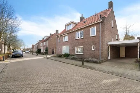 Twee-onder-één-kap te koop: van der Puttstraat 43, Braakhuizen-Zuid Geldrop