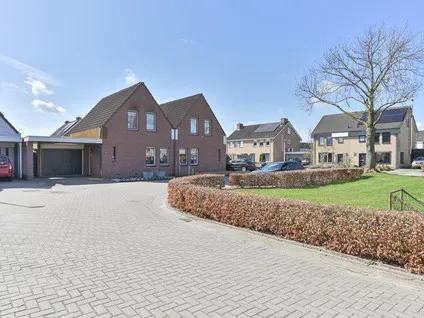 Twee-onder-één-kap te koop: van der Sluisweg 10A, Noordscheschut kern Noordscheschut