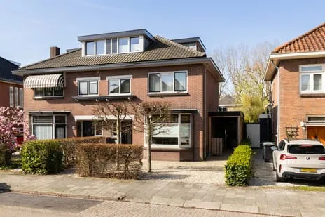 Twee-onder-één-kap te koop: Van der Valk Boumanlaan 42, Snel en Polanen Woerden