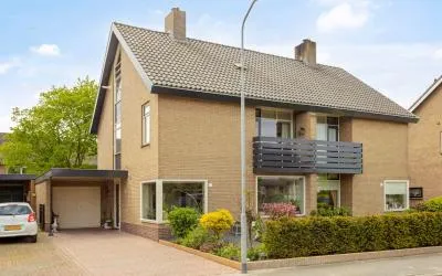 Hoekwoning te koop: Van Dijkhuizenstraat 33, Nijkerkerveen