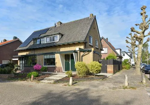 Twee-onder-één-kap te koop: van Dijklaan 25, Amstelhoek Amstelhoek
