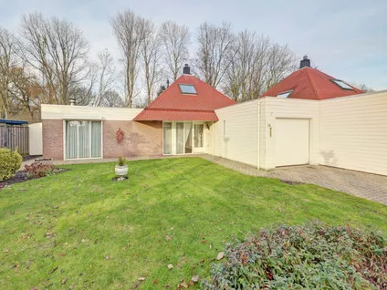 Twee-onder-één-kap te koop: van Duvenvoordestraat 19, Waspik beneden Waspik