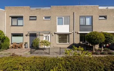 Tussenwoning te koop: Van Egmondlaan 63, Vliettuinen Wateringen