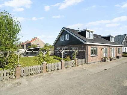 Hoekwoning te koop: van Ewijcksvaart 24, Van Ewijcksluis Anna Paulowna