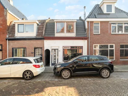 Twee-onder-één-kap te koop: Van Galenstraat 27, Van Galenbuurt Den Helder