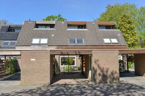 Tussenwoning te koop: Van Gelderlaan 42, Zeeheldenkwartier Hilversum