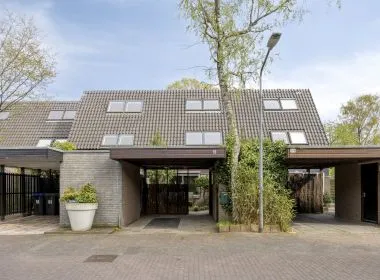 Tussenwoning te koop: Van Gelderlaan 60, Zeeheldenkwartier Hilversum