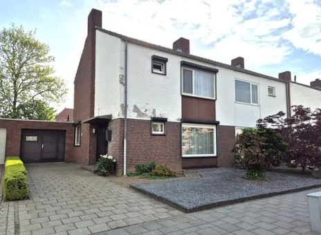 Tussenwoning te koop: van Gelderstraat 10, Wessem Wessem
