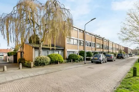 Hoekwoning te koop: Van Ghentlaan 11, Zeeheldenkwartier Hilversum