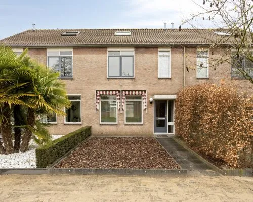 Tussenwoning te koop: Van Ghentlaan 4, De Vaarst Barneveld