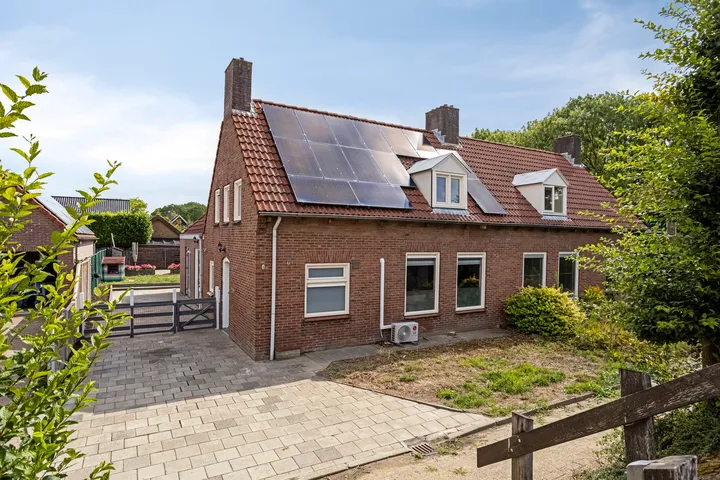 Twee-onder-één-kap te koop: van Glymesstraat 4, Standdaarbuiten Standdaarbuiten