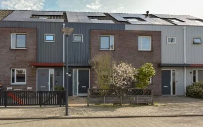 Tussenwoning te koop: Van Goghhof 18, Kersenboogerd-Zuid - Buurt 33 06 Hoorn