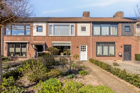 Tussenwoning te koop: van Graftstraat 12, Straakven Helmond