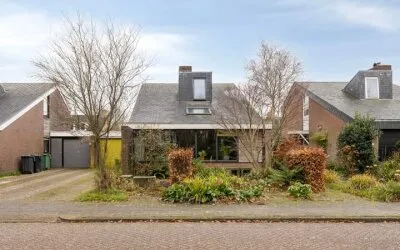Twee-onder-één-kap te koop: Van Haersmasingel 12, Oentsjerk Oentsjerk