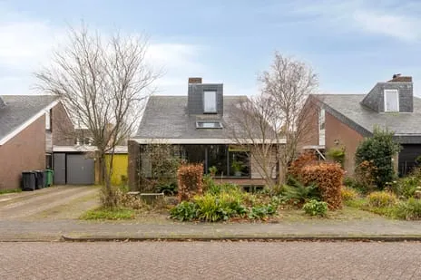 Twee-onder-één-kap te koop: Van Haersmasingel 12, Oentsjerk Oentsjerk
