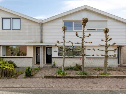 Tussenwoning te koop: Van Hallstraat 24, Goes