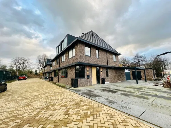 Woning te huur: Van Hallstraat, Zwanenburg