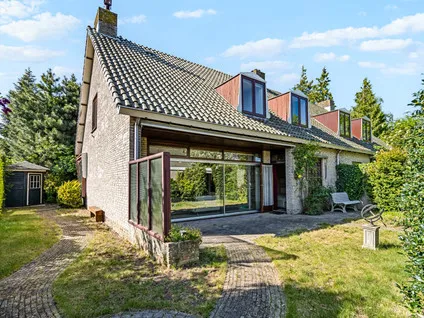 Twee-onder-één-kap te koop: Van Hamellaan 42, Boschgeest Voorschoten
