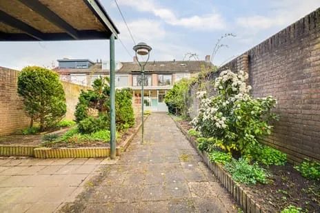 Terraced house for sale: Van Hanswijkstraat 3, Loyolaan en omgeving Vught