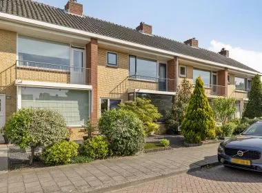 Tussenwoning te koop: van Heemskerkplein 21, Lisse