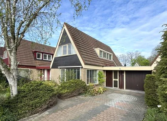 Tussenwoning te koop: van Heemstralaan 13, Fijnaart Fijnaart