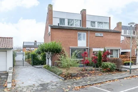 Twee-onder-één-kap te koop: van Heinsberglaan 36, Broekhem Zuid Valkenburg (Li)