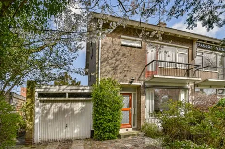 Twee-onder-één-kap te koop: van Heutszpark 16, Indische Buurt Vlaardingen