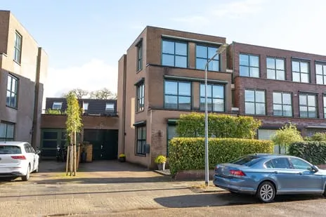 Tussenwoning te koop: Van Hogendorplaan 1H, Staatsliedenkwartier Hilversum
