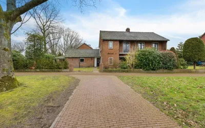 Twee-onder-één-kap te koop: Van Hogendorplaan 24, Zuidereng Huizen