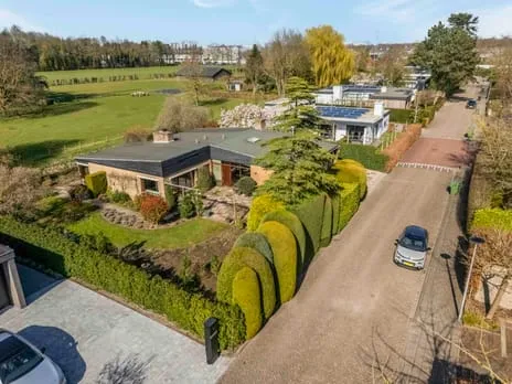 Vrijstaande woning te koop: van Hogendorplaan 5, Maasdam Woonkern Maasdam