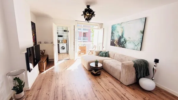 Huurwoning: Van Hogendorpstraat 129-3 in Amsterdam - €2.900 per maand - 45m²