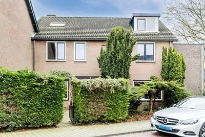 Twee-onder-één-kap te koop: Van Hoornestraat 52, Lingewijk Gorinchem