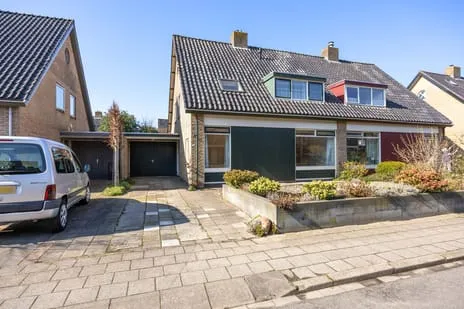Tussenwoning te koop: van Houtenstraat 6, Zuidhorn Zuidhorn