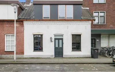 Tussenwoning te koop: van Kinsbergenstraat 37, Hemelrijken Eindhoven