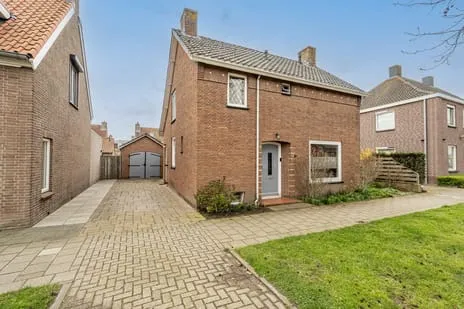 Vrijstaande woning te koop: van Koetsveldlaan 11, Westmaas Woonkern Westmaas
