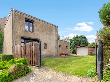 Twee-onder-één-kap te koop: van Leerodestraat 15, Haanrade Kerkrade