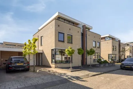 Tussenwoning te koop: Van Leeuwenhoeklaan 186, Hulsdonk Roosendaal
