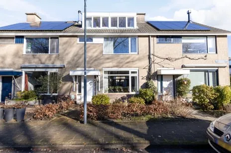 Tussenwoning te koop: Van Leeuwenhoeklaan 3, Natuurkundigenbuurt Oosterhout (Nb)