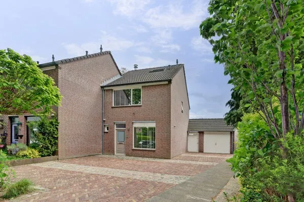 Hoekwoning te koop: Van Leeuwenhoeklaan 33, Vlijmen