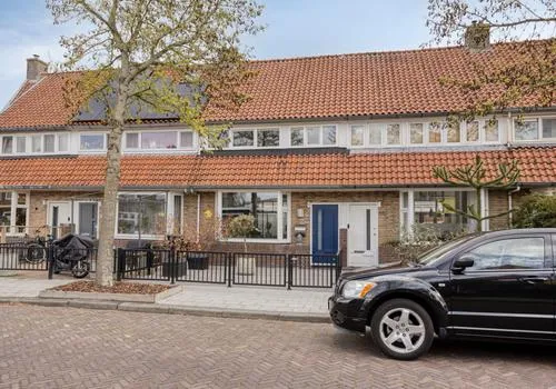 Tussenwoning te koop: van Leeuwenhoekstraat 35, Zamenhofpark Leeuwarden